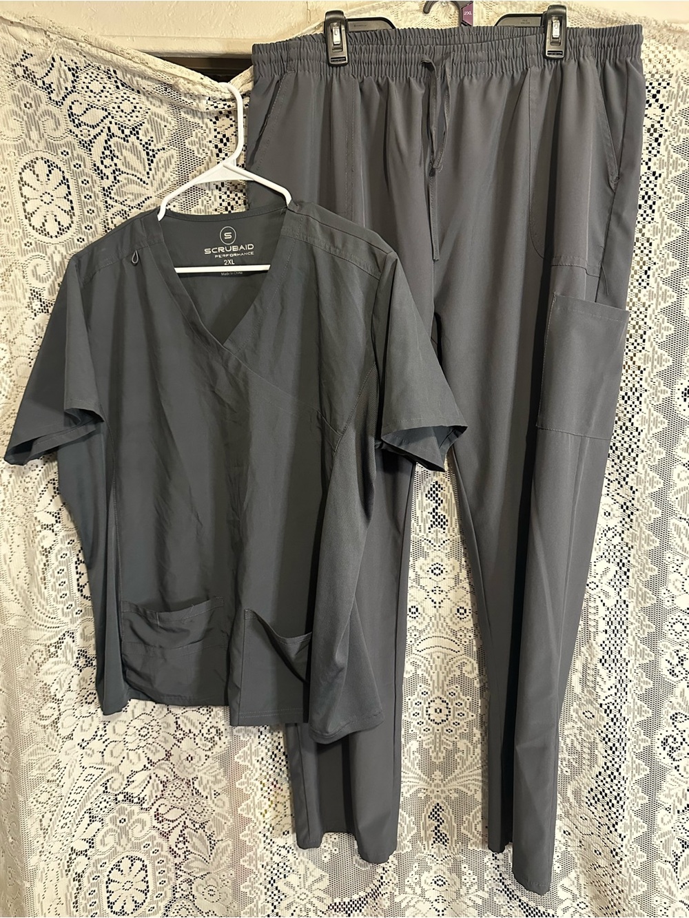 SCRUBAID Women's Gray V-Neck Scrub Top & Drawstring Jogger Pants